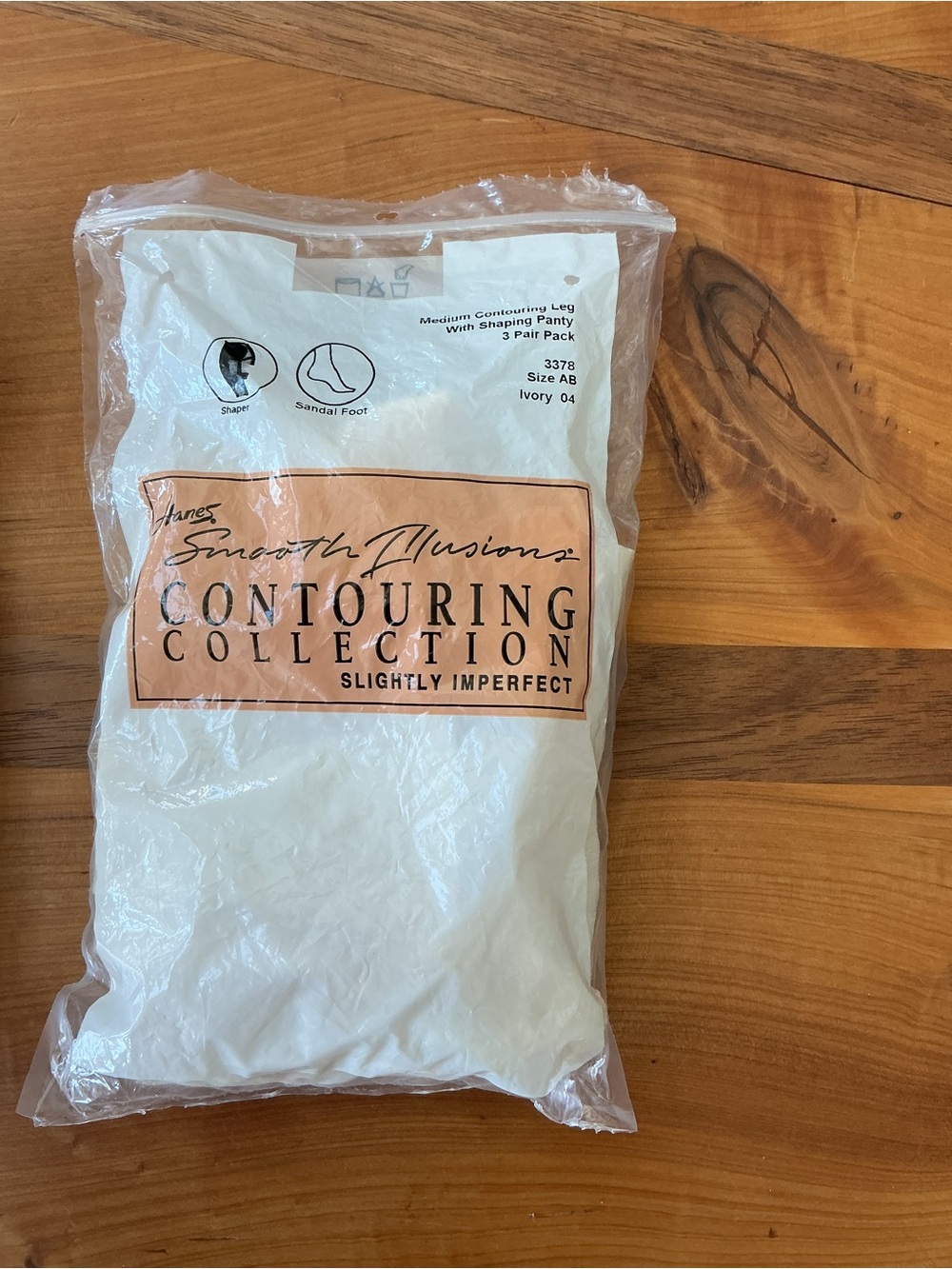 Hanes Ivory Smooth Illusions Contouring Collection Pantyhose 2-pack
